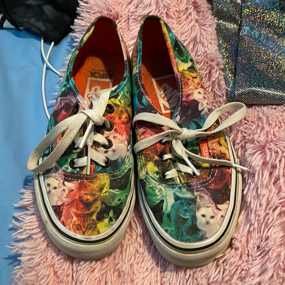 Vans ASPCA rainbow cat size 6.5